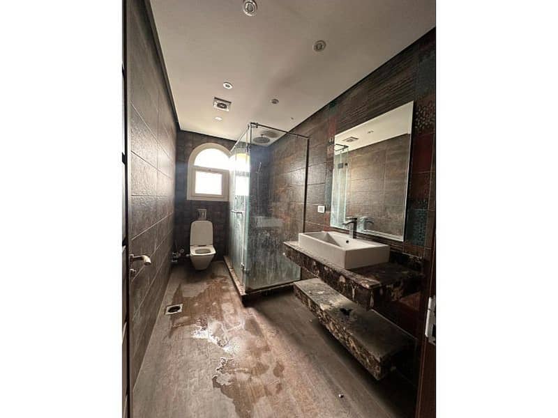 13 96018d8c-595b-4da5-bf95-c2610019b96d. jpg