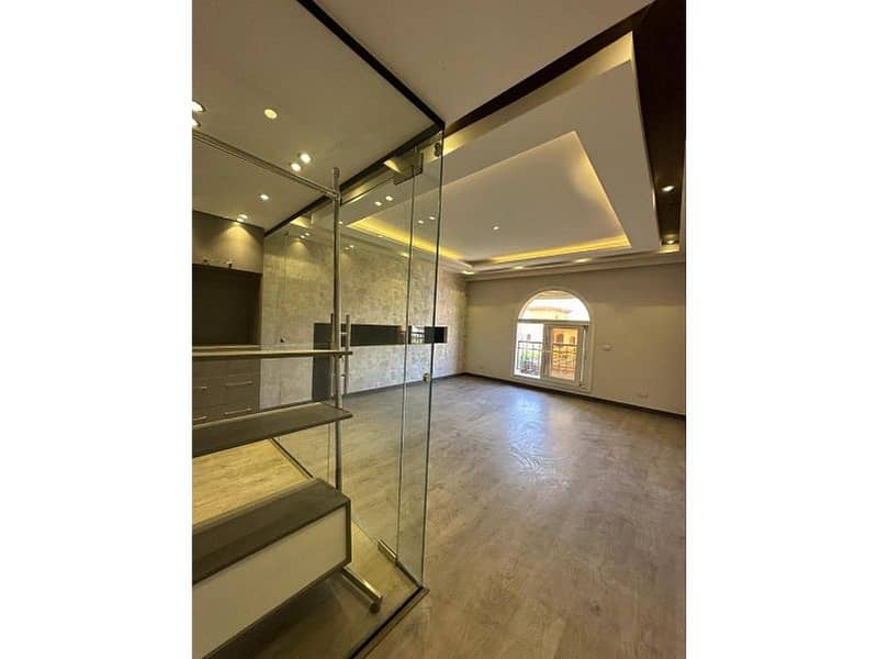 17 f6c12e02-8acf-456c-bdf8-0c8378d8ae57. jpg