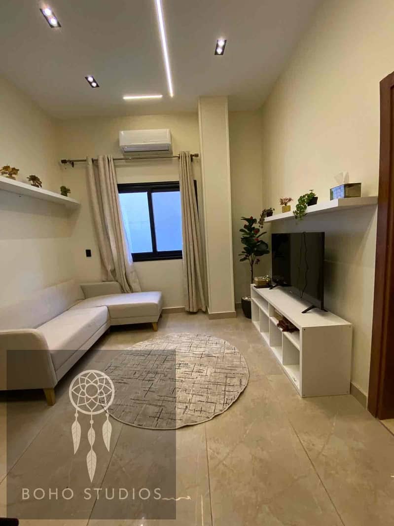 2 f2d4a25a-71d6-43ac-a92d-4149a2e3d712. jpg