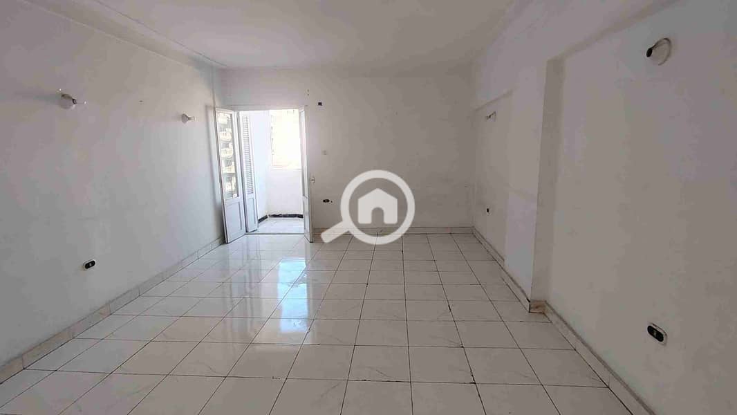 1000348026. jpg 1000348026. jpg