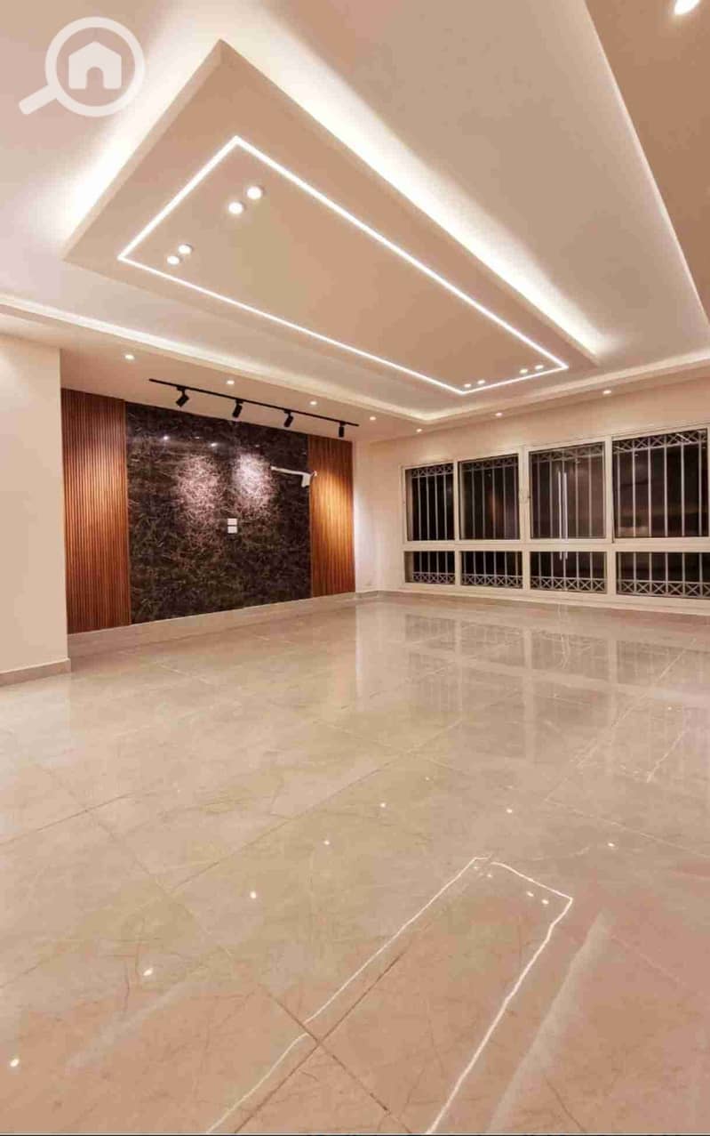 1000348851. jpg 1000348851. jpg