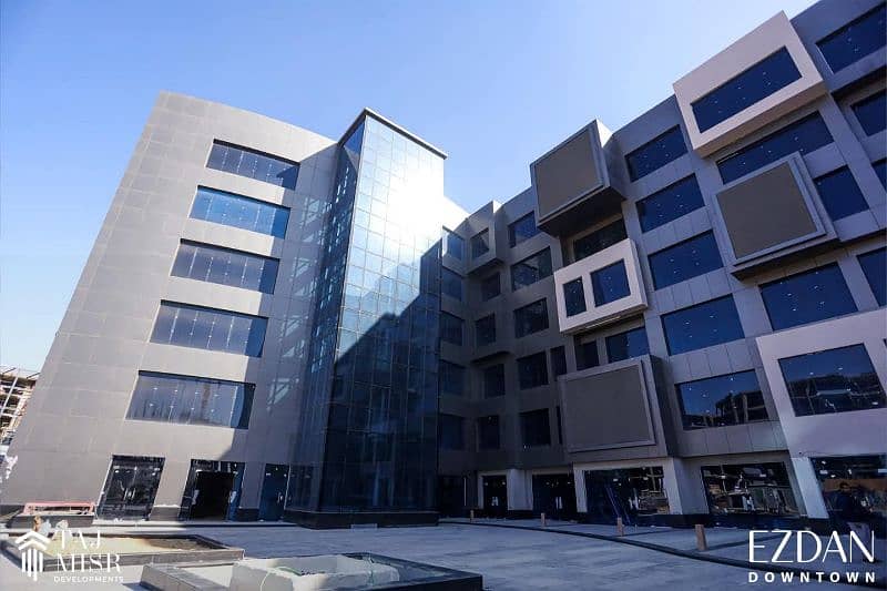 استلام فوري دور أرضي محل تجاري 42م بأميز لوكيشن أمام فندق الماسة