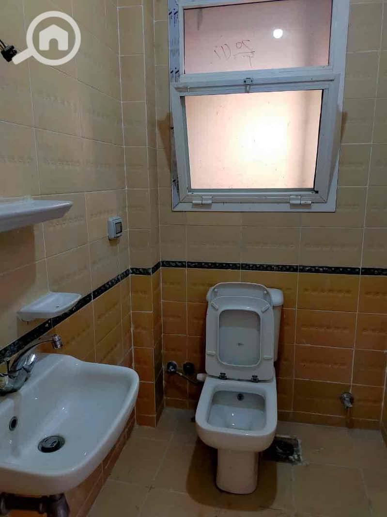 15 0d4c03ec-baee-4515-8029-96d3c3617964. jpg