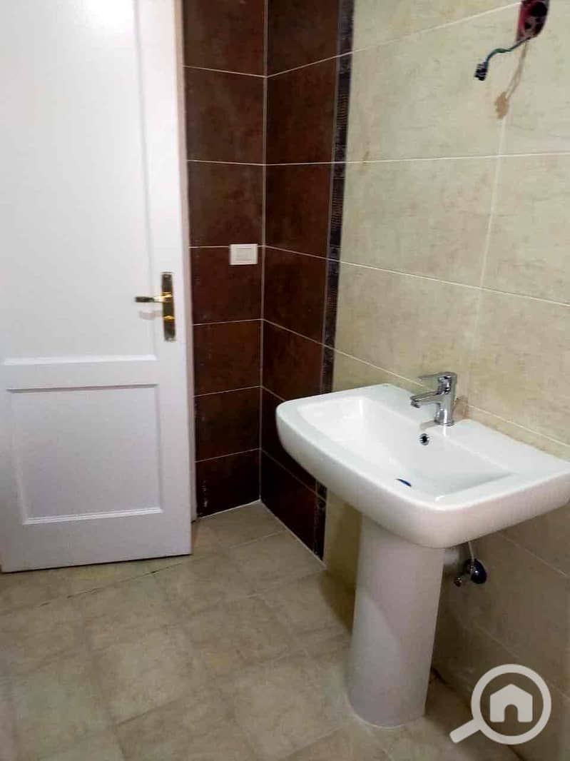 17 ac5e850d-07a4-48b0-9386-f53a4a1e9033. jpg