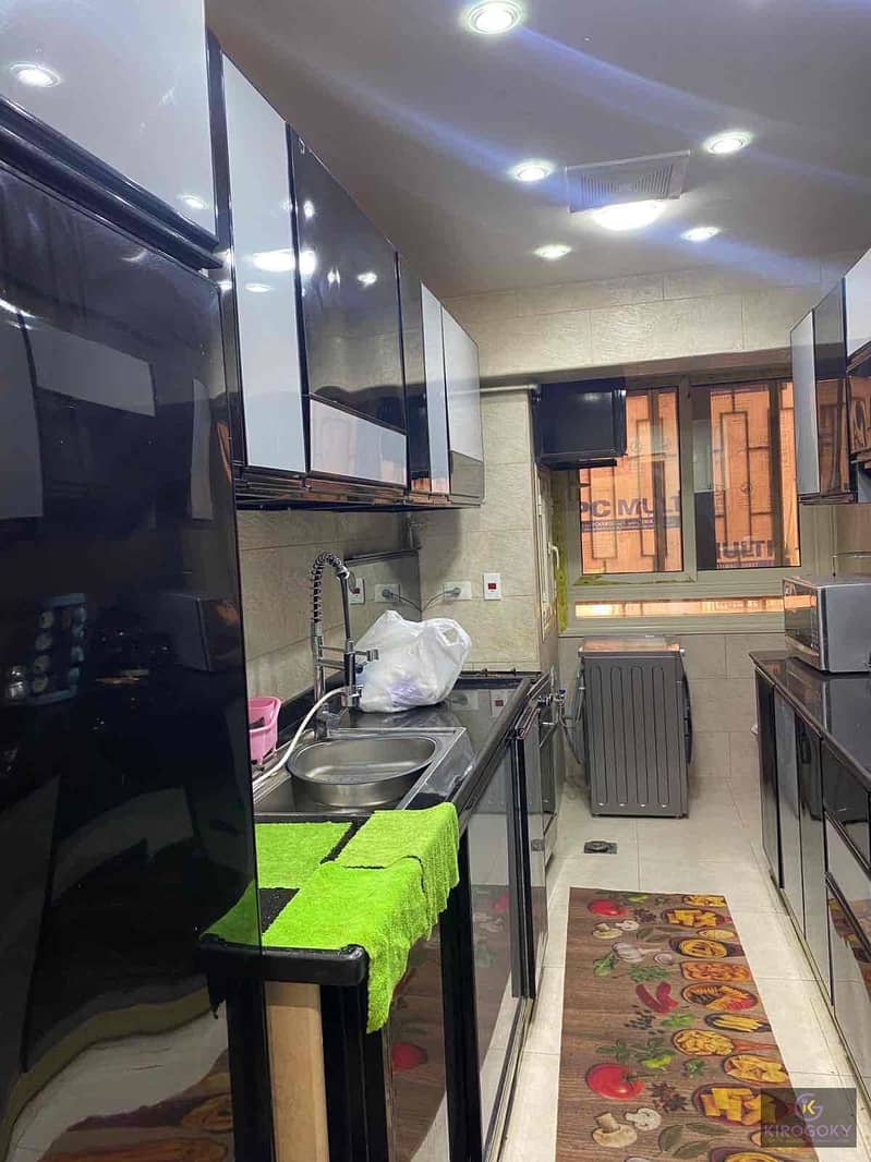 12 aad593b5-74c0-45bc-8f90-affa9fd7d677. jpg