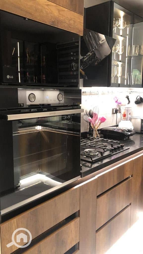 9 5ed4da72-1203-4462-864c-883a80b32cdd. jpeg