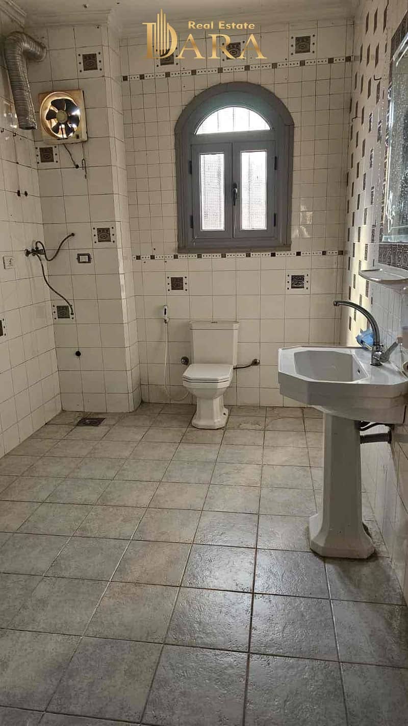 2 9af93218-b78b-43df-b110-84a6103d6fbd. jpg