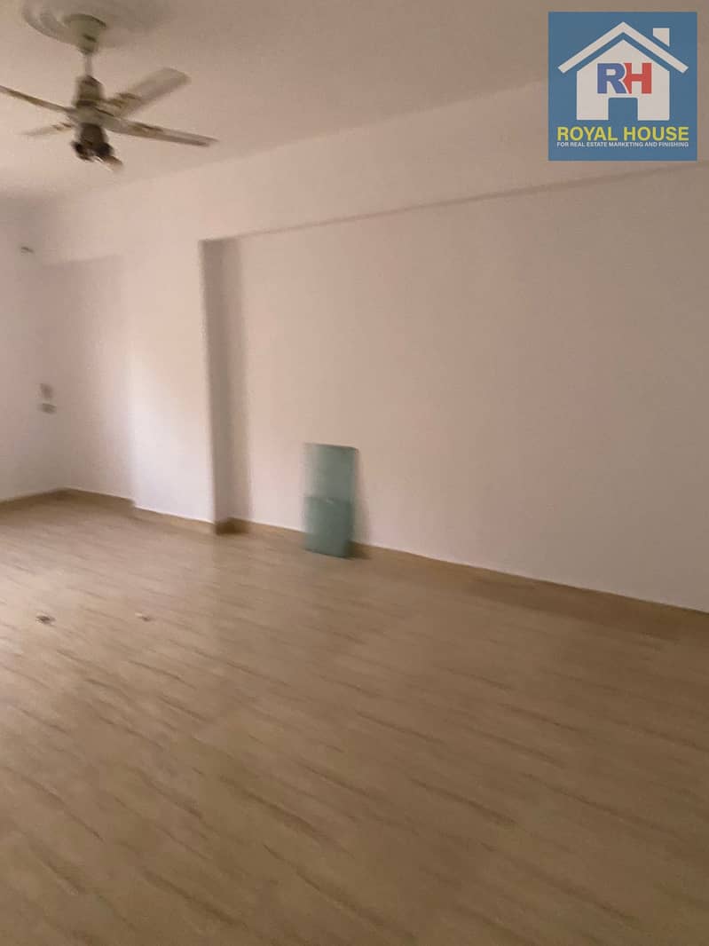 4 77d7f070-ddd1-44d9-aeff-77f6854fa6c0. jpeg