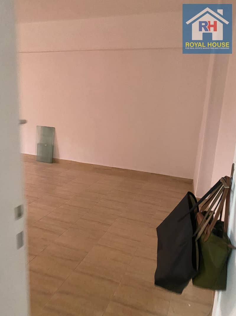 12 b7b1e9f4-1298-4735-889f-95bef2b9ae63. jpeg