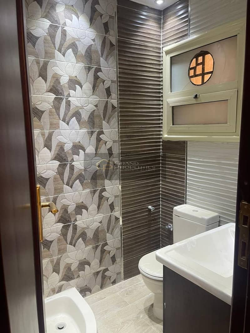 6 b0d4c7fd-f1f1-44e8-aa0e-91b2ba91338e. jpg