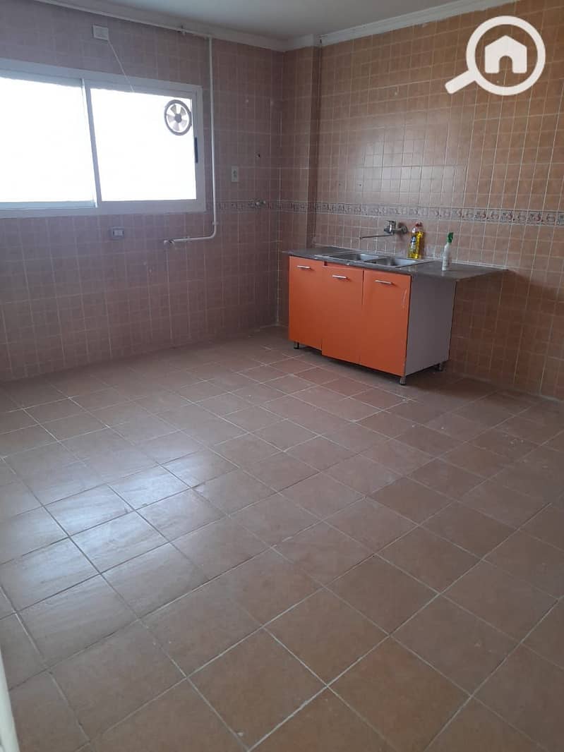 11 575e56e2-a673-492a-9130-f93f8b4020b9. jpg