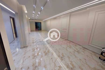 3 Bedroom Flat for Sale in Camp Caesar, Alexandria - 1. jpg