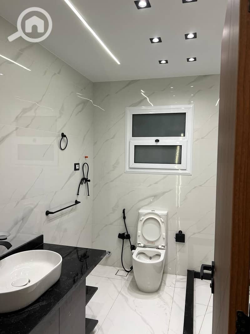 5 6208c062-d4c0-4baa-acca-2bd4edf5697f. jpg