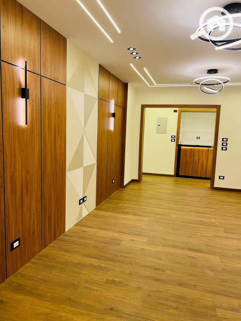 9 b802a6de-f385-4f93-a5d8-13eefeaa51df. jpg