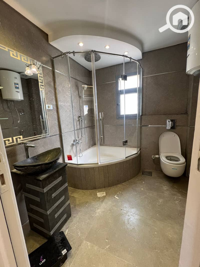 4 WhatsApp Image 2025-11-06 at 22.12. 53 (1). jpeg