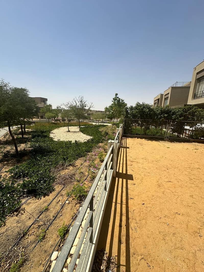 10 WhatsApp Image 2025-09-24 at 2.40. 20 PM. jpeg