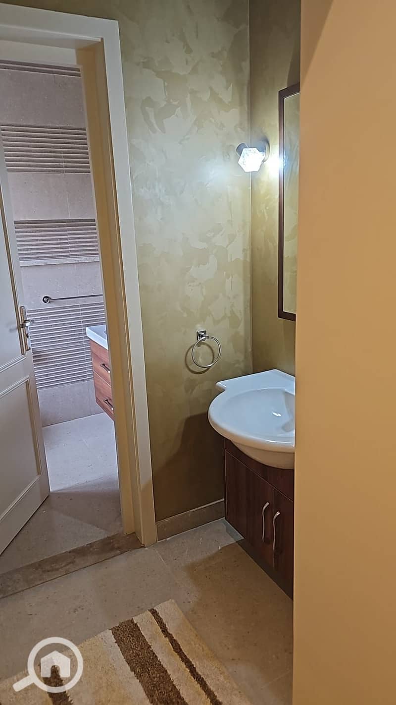 7 e517106b-6885-4238-8f69-5d41ddfecca2. jpeg