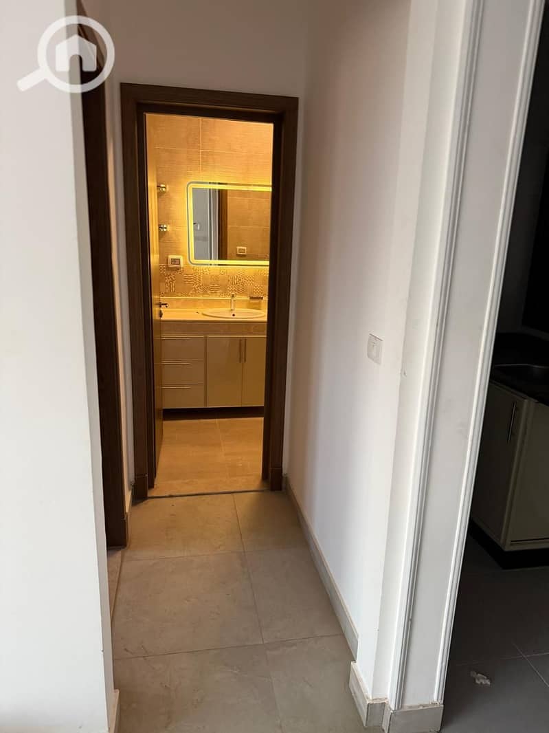 2 780d7114-5a0d-4b75-ae1f-dc3aff0a2675. jpg