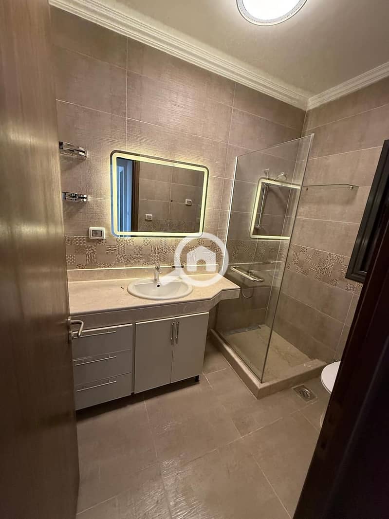 4 b8840b97-3bdc-4a93-9df6-d8ef00dc2b2e. jpg