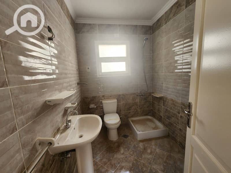 2 WhatsApp Image 2025-11-06 at 15.35. 09. jpeg