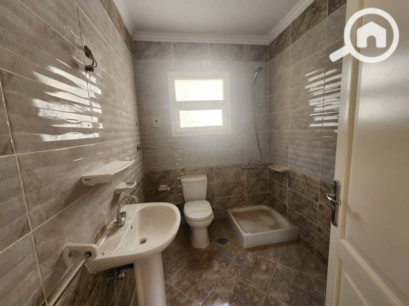 4 WhatsApp Image 2025-11-06 at 15.35. 09. jpeg