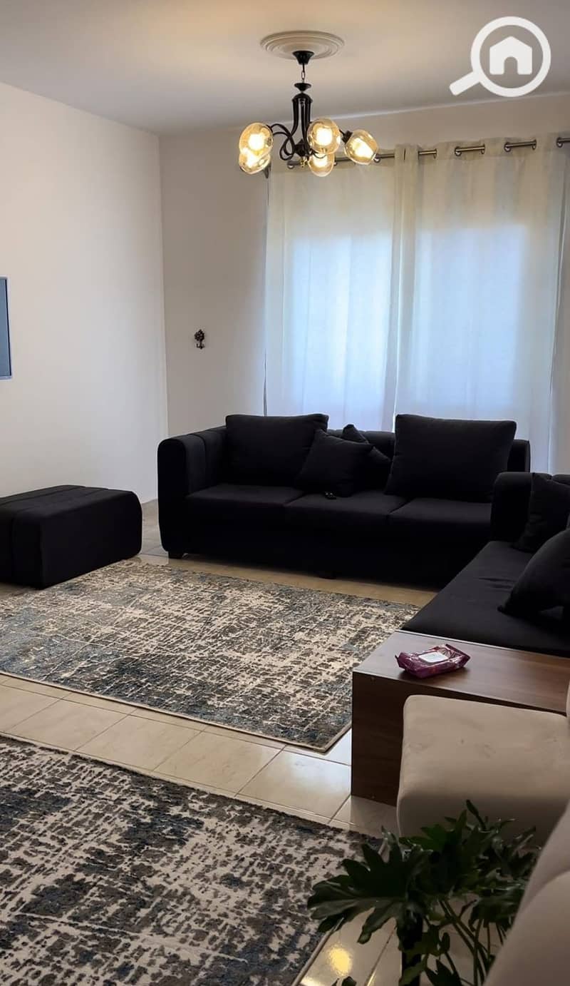 2 521051a1-fd44-4b8e-96c0-5881732f9d31. jpeg