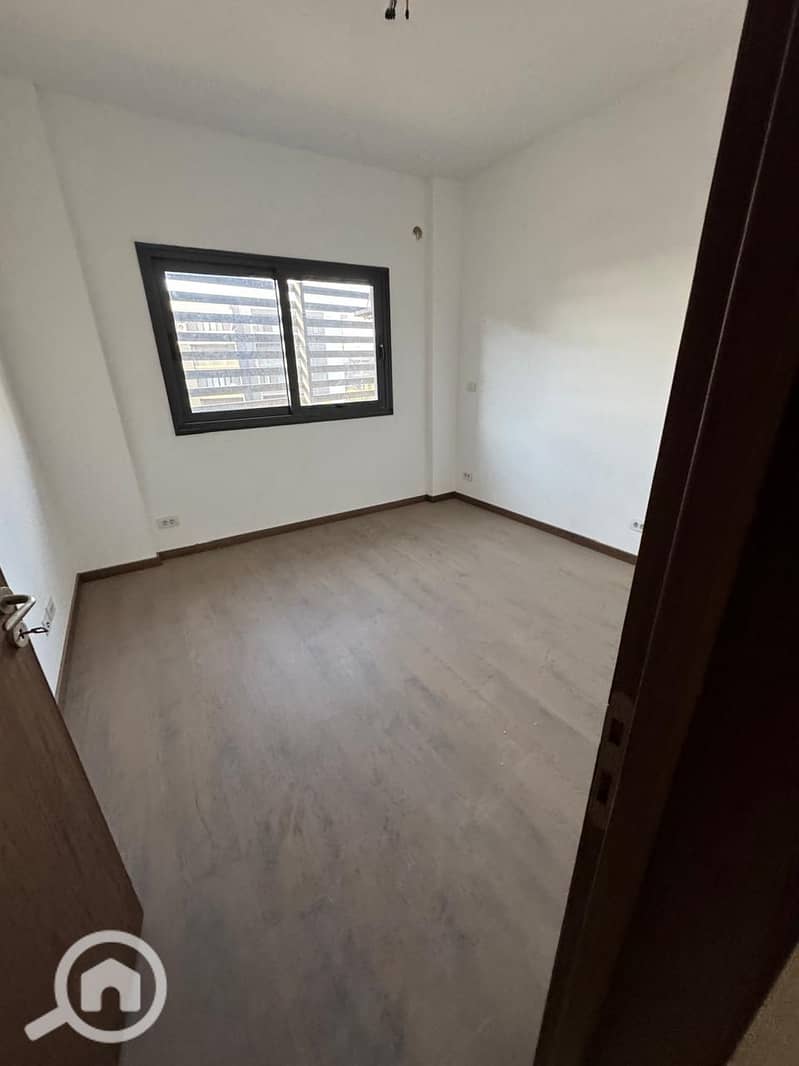 11 dfd3681c-38a2-440b-9ef1-ac6fff2e0470. jpg