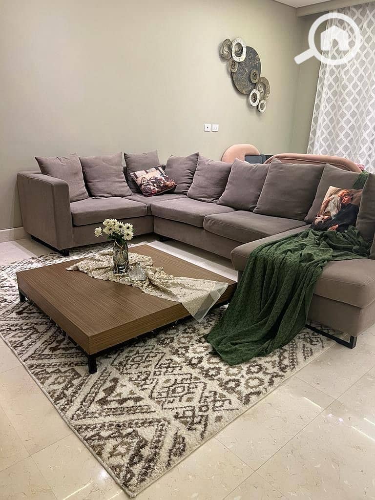 4 5c12dd64-13bc-4eb0-a0aa-adfcf76e1e2e. jpeg