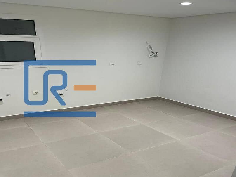 6 WhatsApp Image 2025-11-03 at 1.30. 55 PM (3). jpeg