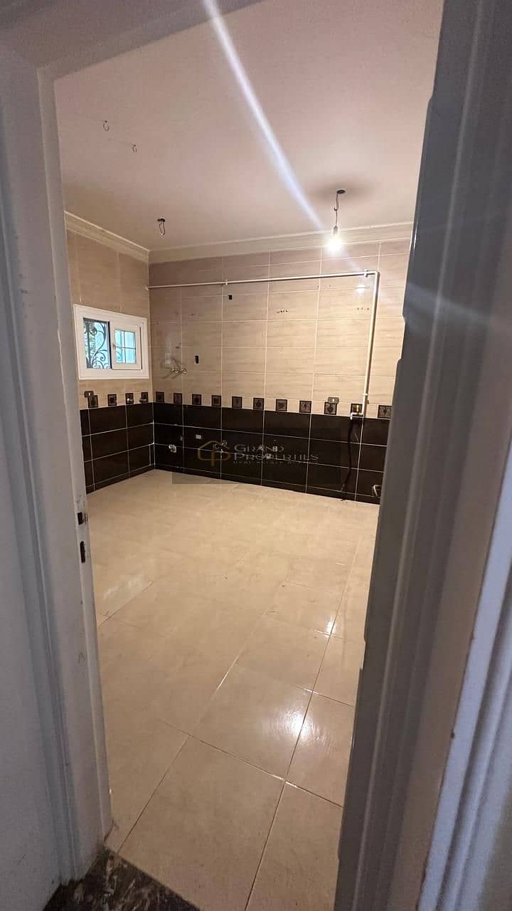 4 ae7dd3c4-690c-467e-a99a-5a66111e26fe. jpg