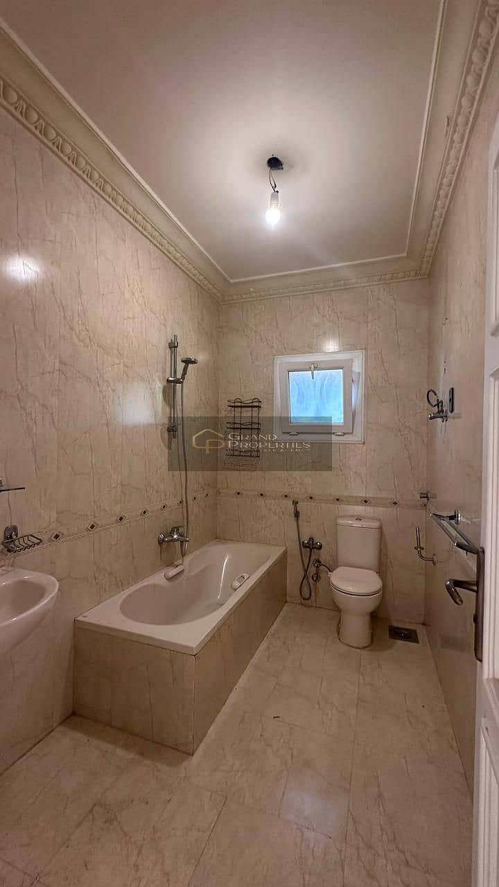 8 c4d5b35a-aa69-4400-bcc4-a6038cace4e7. jpg