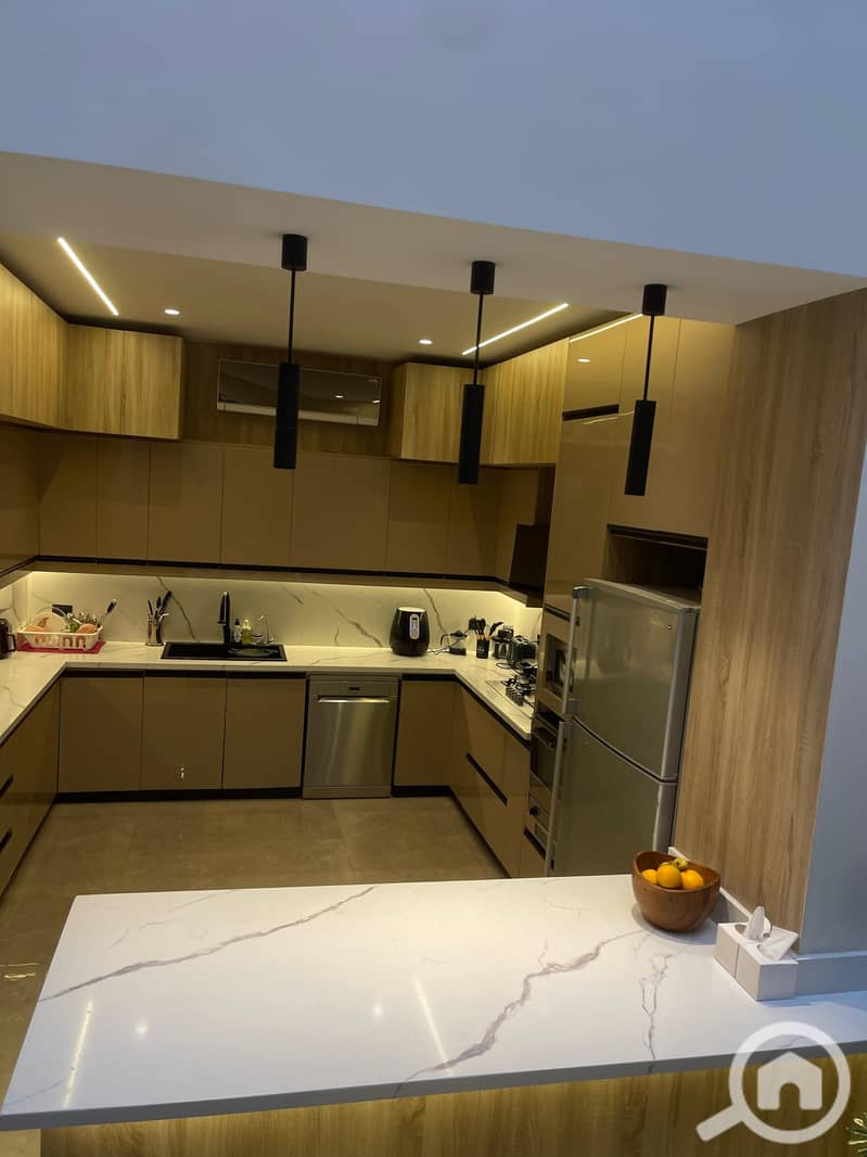 5 b6455f6d-94a5-4cb9-9c24-b10eb841cf70. jpeg