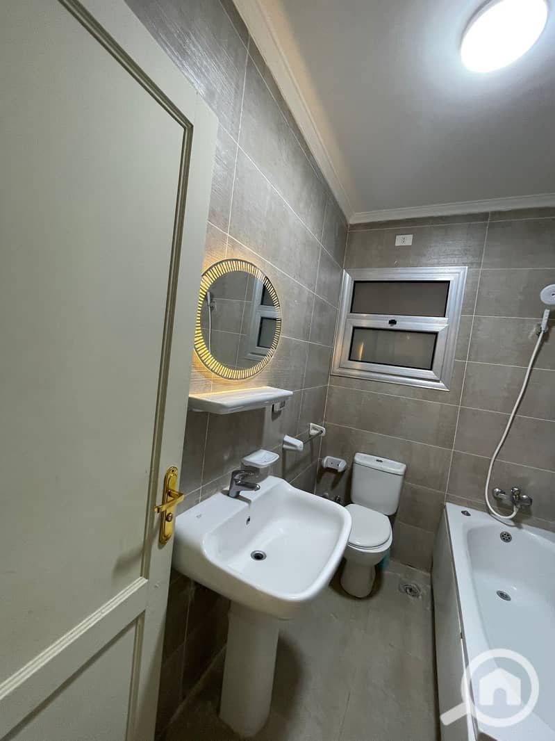 10 dc4dc7c3-8bf4-4f3e-8fd8-2d532a797c54. jpeg