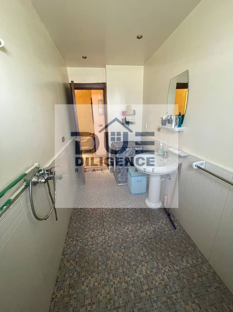 9 ff787738-4a6f-46bb-9313-768989fcc29d. jpg