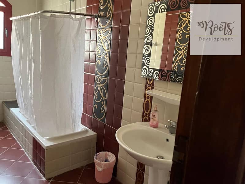 4 Bathroom (2). jpeg