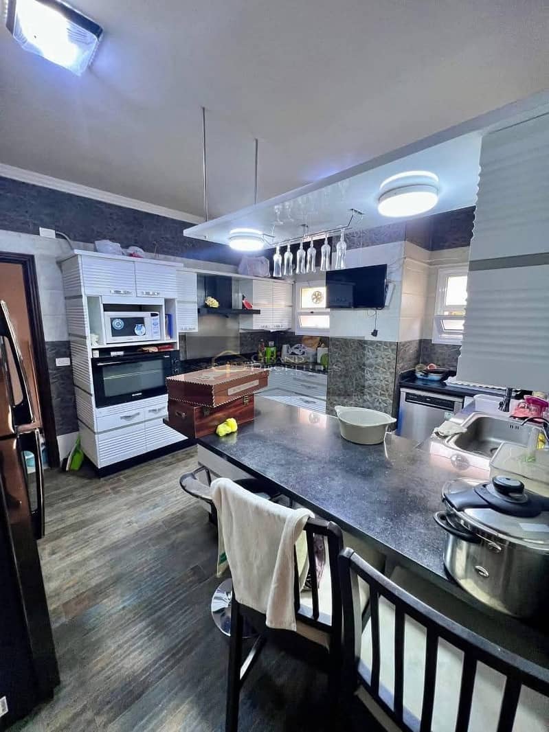 12 fa74b671-6087-4464-8fed-41e7eb811319. jpg