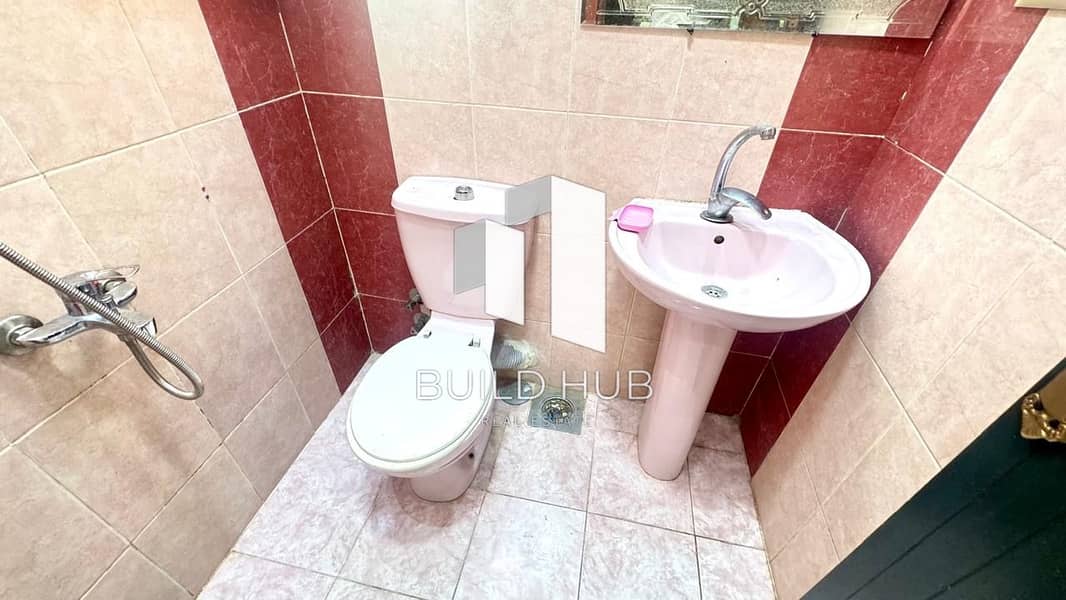 12 390349f9-8bca-425c-a15b-3ecd9839abaf. jpeg