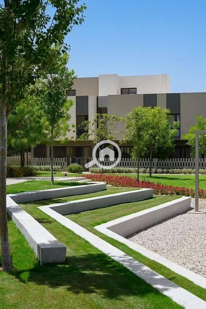 4 30776385-800x600. jpg