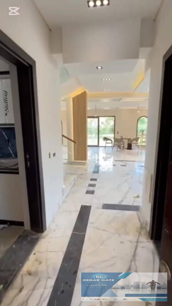 12 420de769-ba9a-4667-884b-6e06d7d7c902. jpg