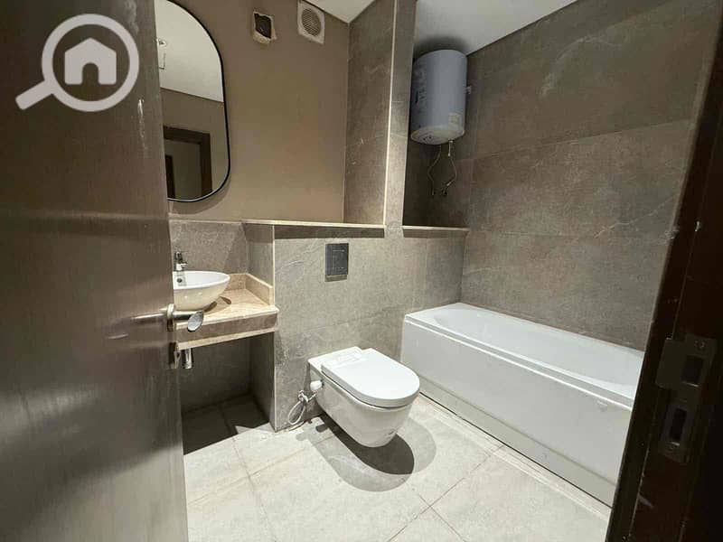 5 b104118c-2319-4dab-a32b-1711a2b7b118. jpg