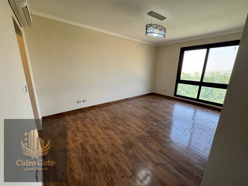 12 bb702e31-13d3-4c86-b9d9-47500daa1729. jpg