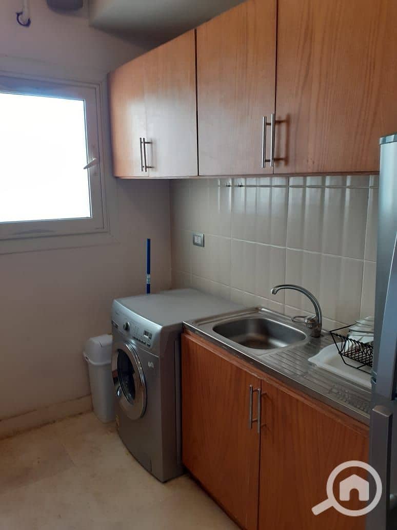 10 c0d30698-9a8f-477d-a81d-ce094a2e1ab7. jpeg