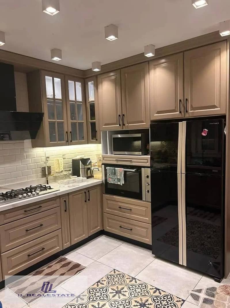 7 FB_IMG_1762608372547. jpg