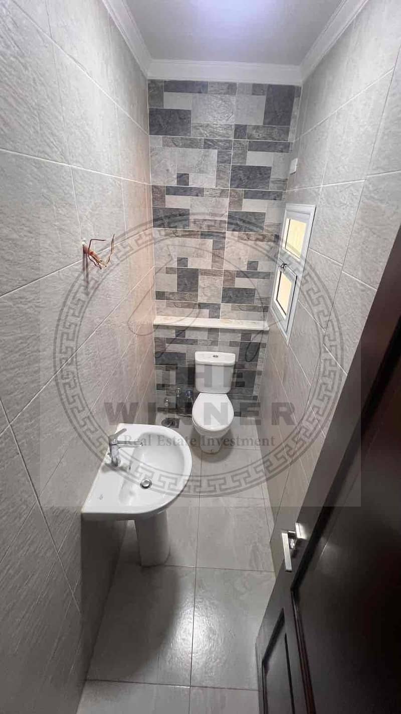 10 8150644a-487b-4110-8578-5f575af926c1. jpg