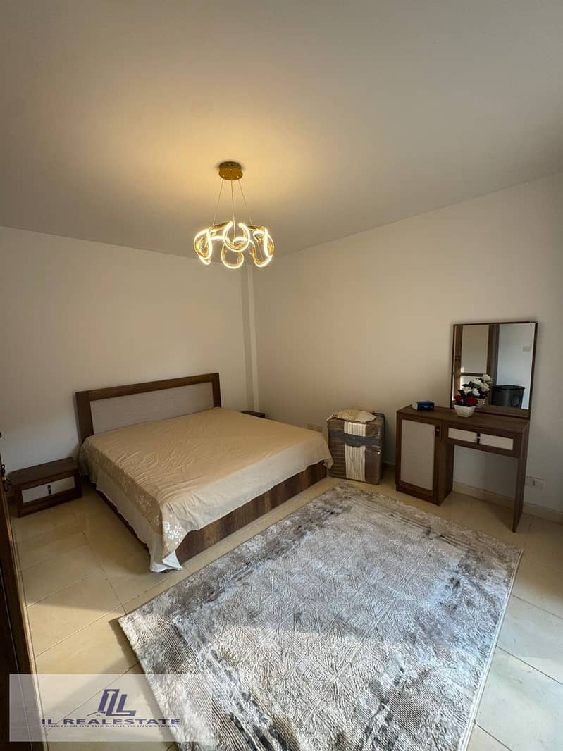 4 4605b533-a955-430c-b9c9-76de7092a0d5. jpg