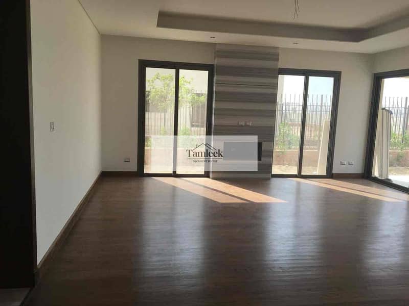 2 e22844be-42a8-445d-bd59-361c36cb980b. jpg