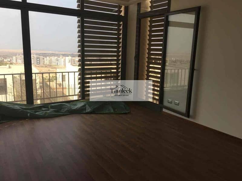 8 d9b427d5-2f34-485d-ba4b-933789874c02. jpg