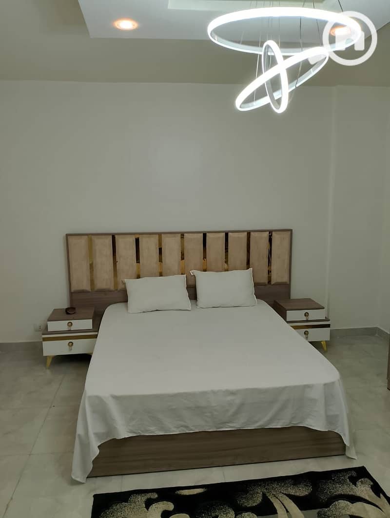 8 9833709a-5224-4d04-a2b6-0ee022e99c03. jpeg