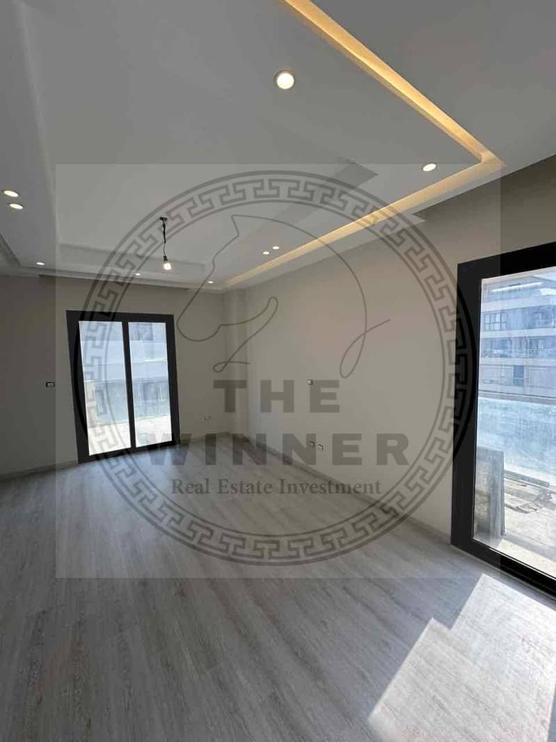 3 809763c5-e86b-48c0-8c28-42c5e0566670. jpg