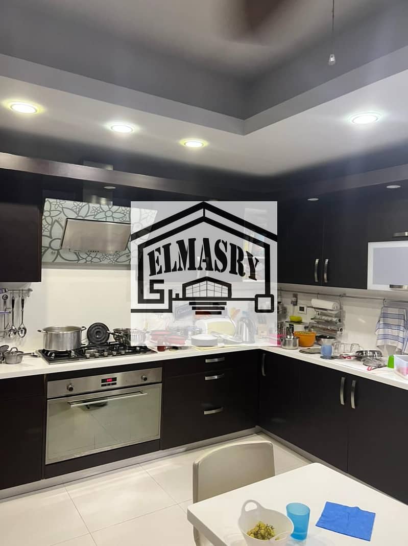 8 e24eb9db-7080-44b7-9b7a-294c2f3dff7c. jpg